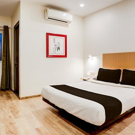 Super Townhouse Ulsoor Near Halasuru Metro Station バンガロール エクステリア 写真