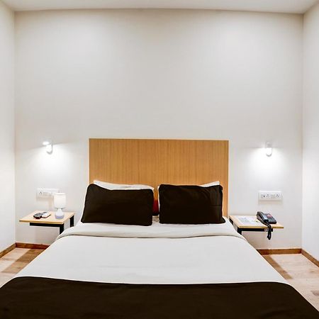 Super Townhouse Ulsoor Near Halasuru Metro Station バンガロール エクステリア 写真