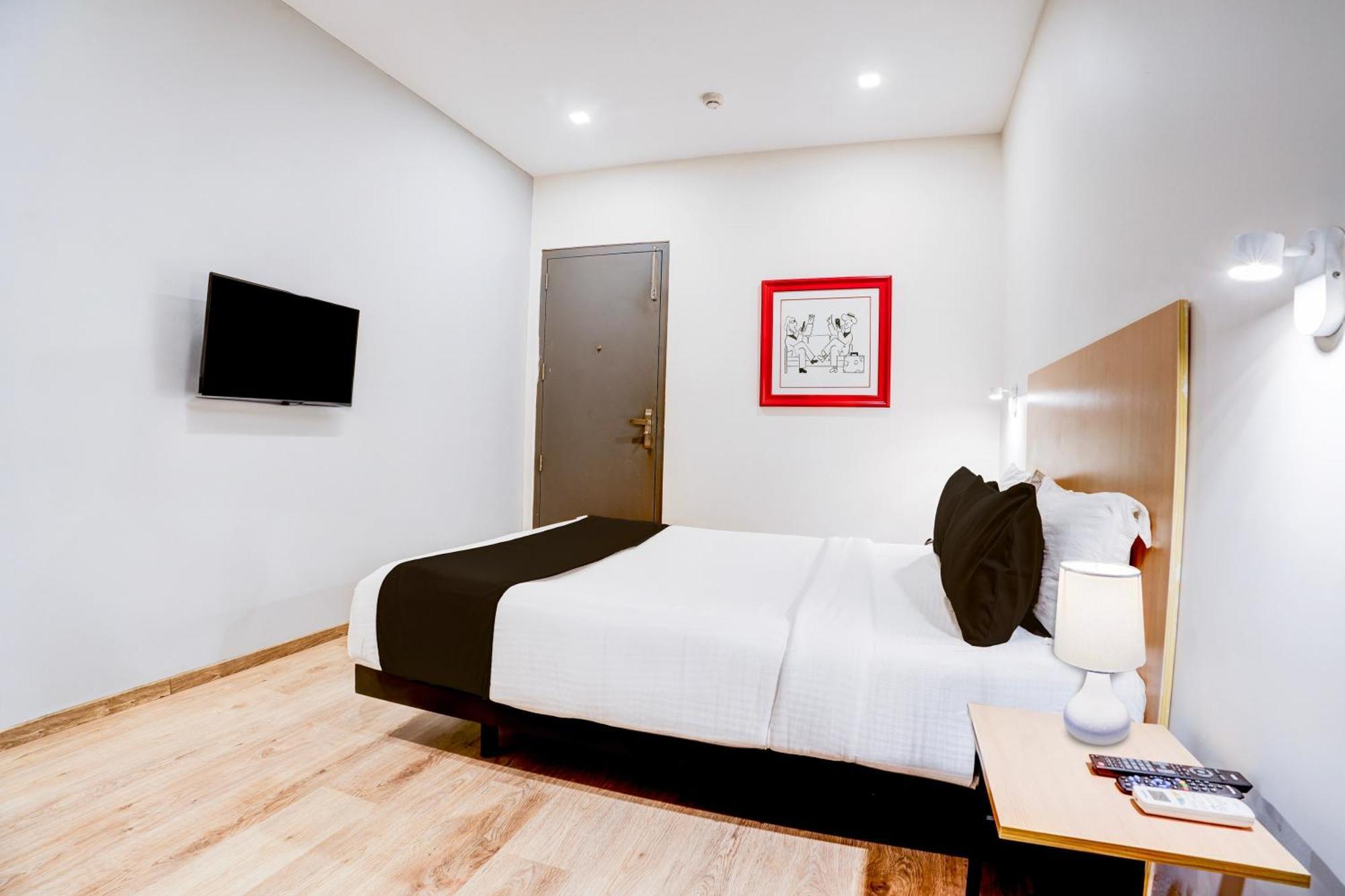 Super Townhouse Ulsoor Near Halasuru Metro Station バンガロール エクステリア 写真