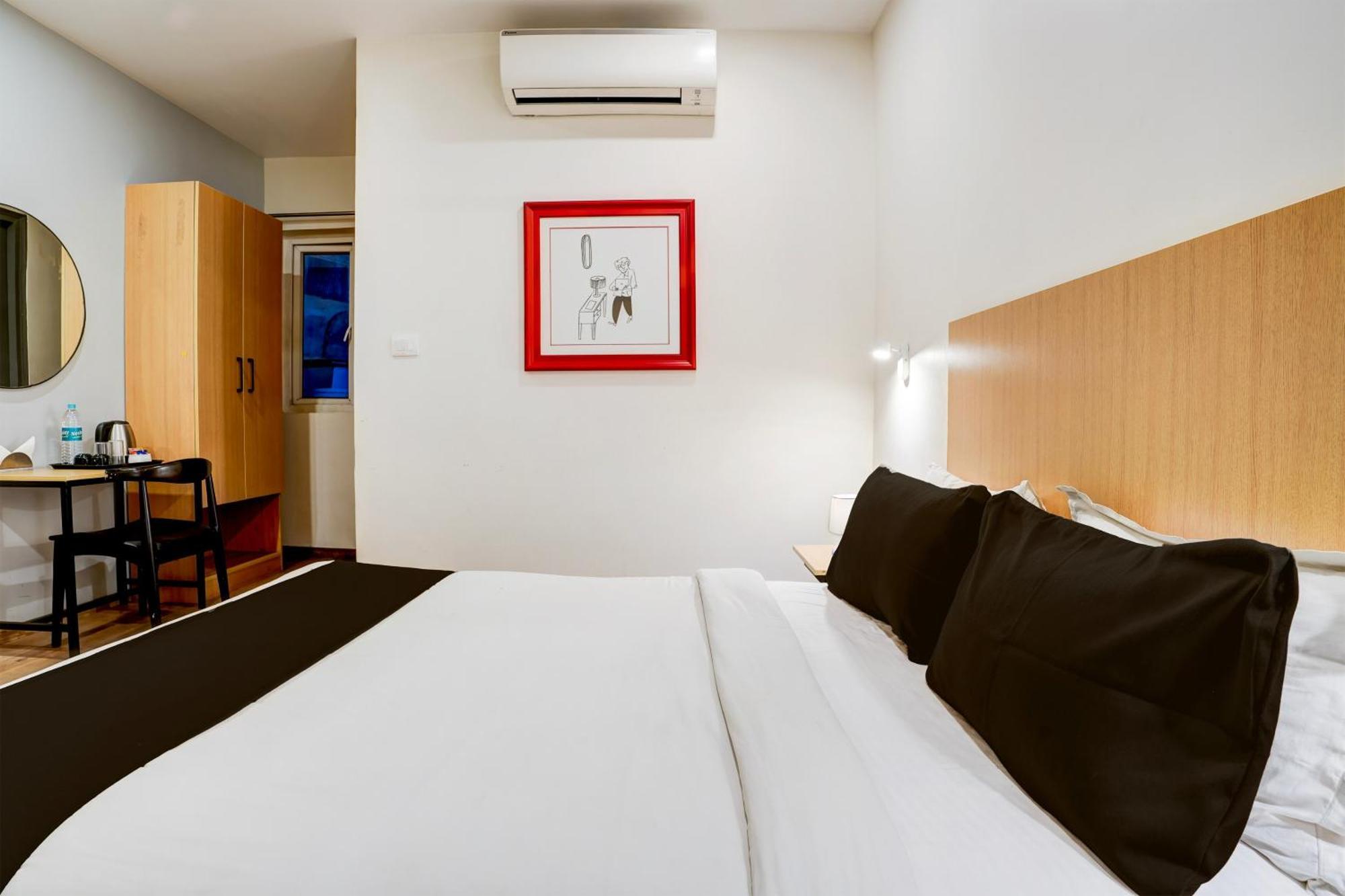Super Townhouse Ulsoor Near Halasuru Metro Station バンガロール エクステリア 写真